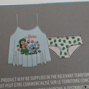 New in box Lilo and stitch juniors pajama set